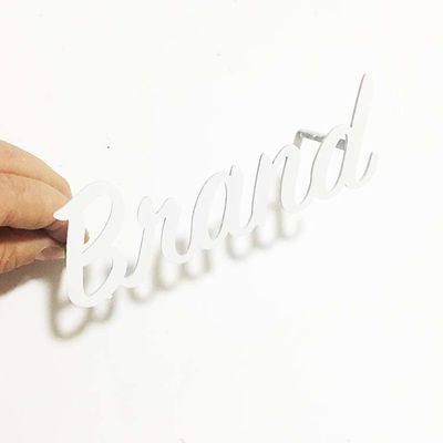 Vlakke van de het Metaalbrief Teken Geborstelde SS304 van de Besnoeiings Witte Verf Signage van de het Kanaalbrief