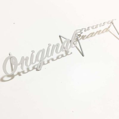 Vlakke van de het Metaalbrief Teken Geborstelde SS304 van de Besnoeiings Witte Verf Signage van de het Kanaalbrief