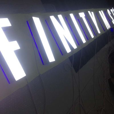 De muur zet 35mm de Acrylwinkels van Front Lit Channel Letters For van het Opslag voorteken op