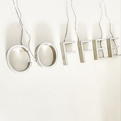 Het vervaardigde 3d Teken die van Metaalbrieven Shopfront-Signage 12vdc 200mm adverteren