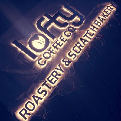 Brieven van het hars pasten de Acryl Backlit Kanaal Geborstelde Verchroomde 12VDC aan