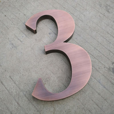 Het gouden Teken van de Roestvrij staal 3D Brief met Uitstekende de Brievenaantallen van het Afwerkingsmetaal