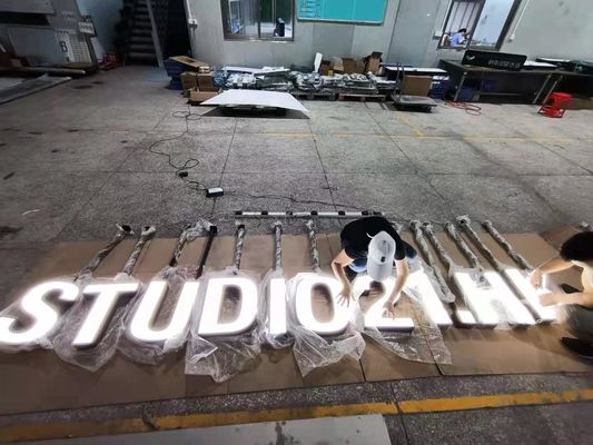 Het acrylplafond zet 3D de Tekens Zwarte Verf van de Metaalbrief voor Muur op